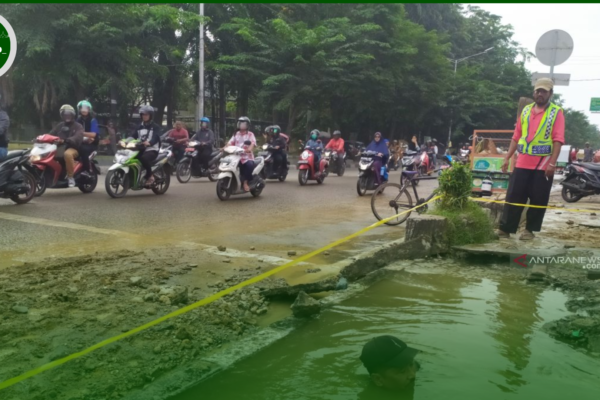 Penyebab Pipa PDAM Bocor hingga Genangi Jalan SM Raja Medan